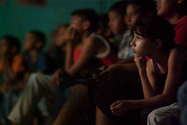 Ciné-club dans une commune du Venezuela (novembre 2015)